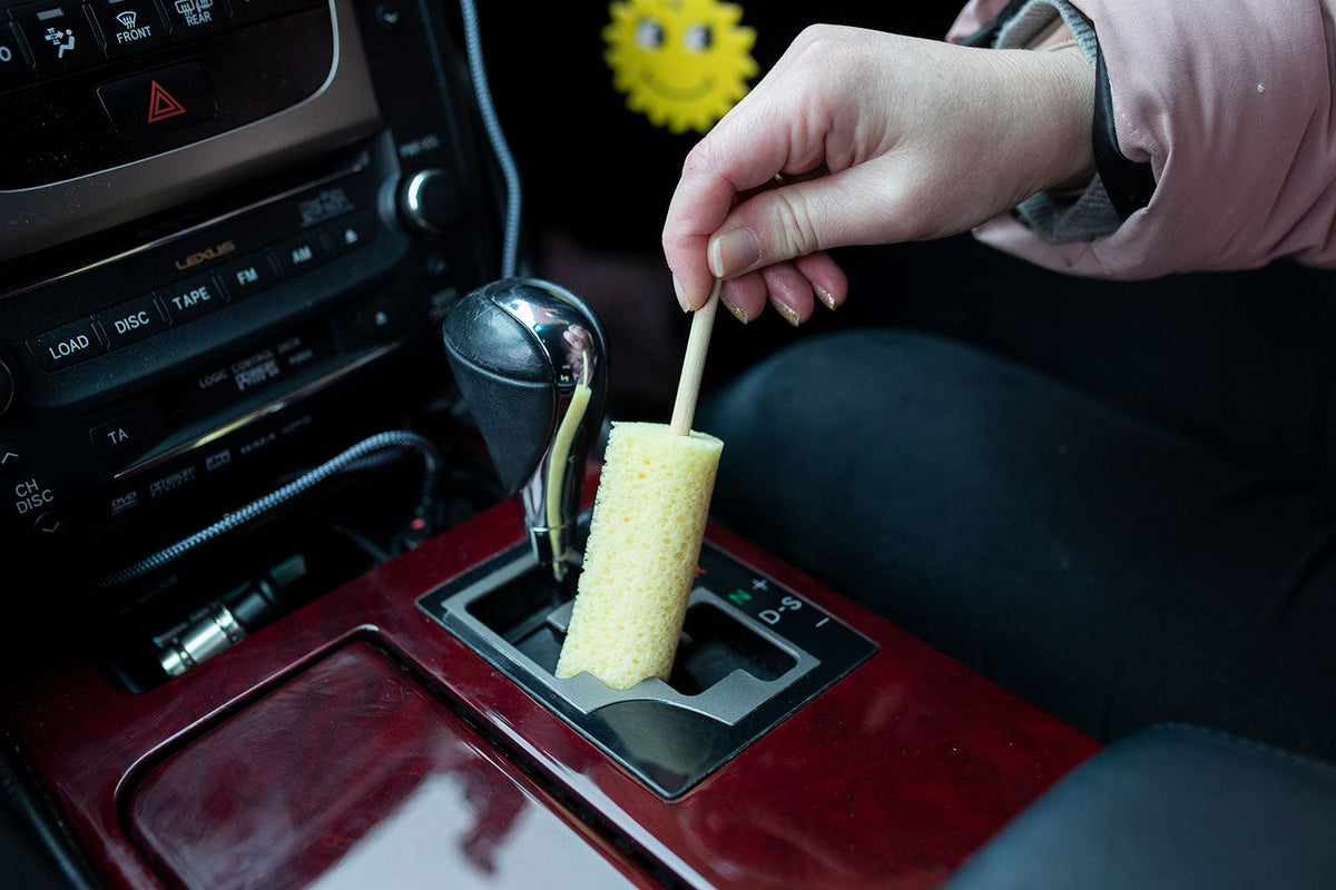 Cleaning a grille with the Sponge Guru Teardrop Detailer